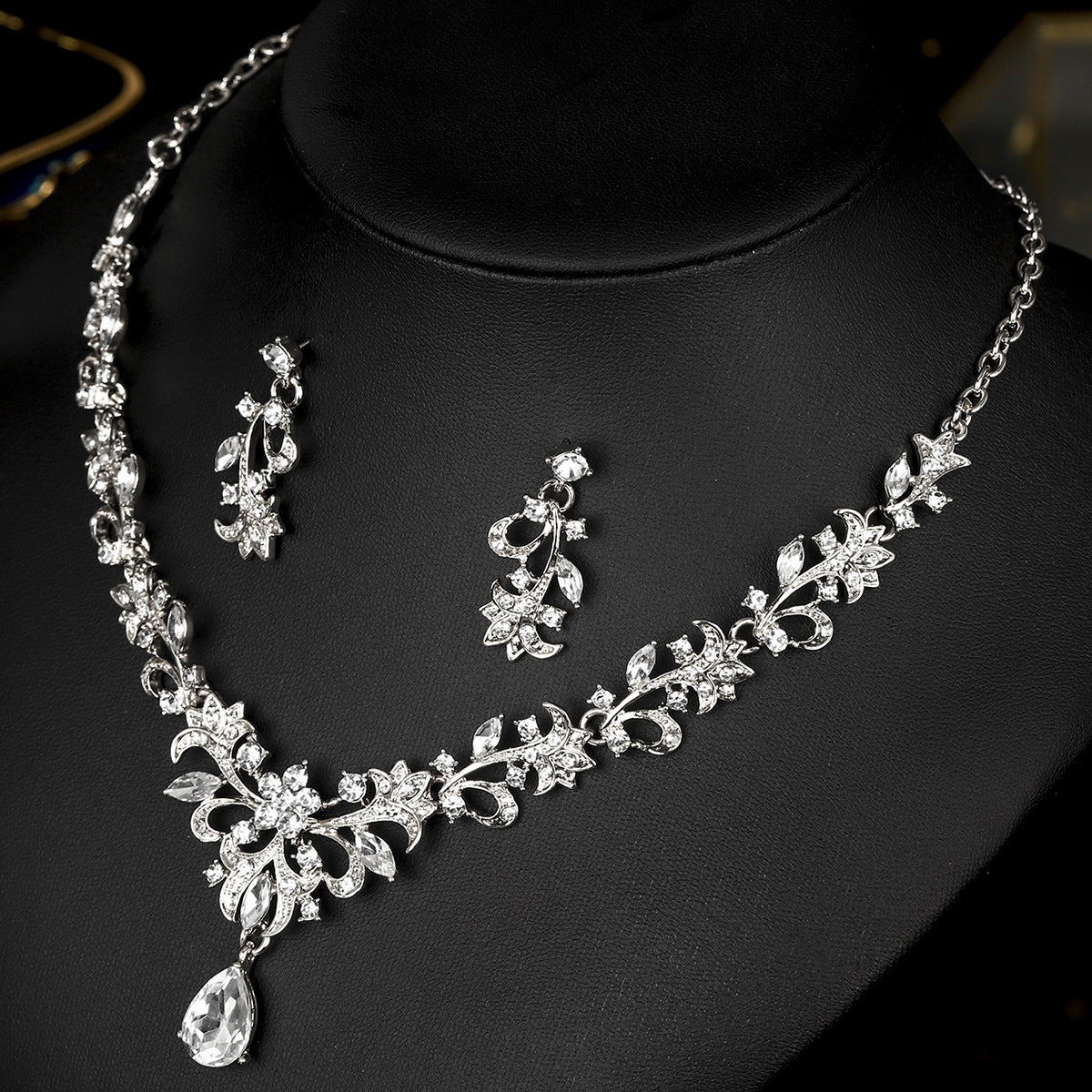 欧美新娘项链耳环套装复古水晶合金首饰搭配花朵水滴满钻礼服配饰