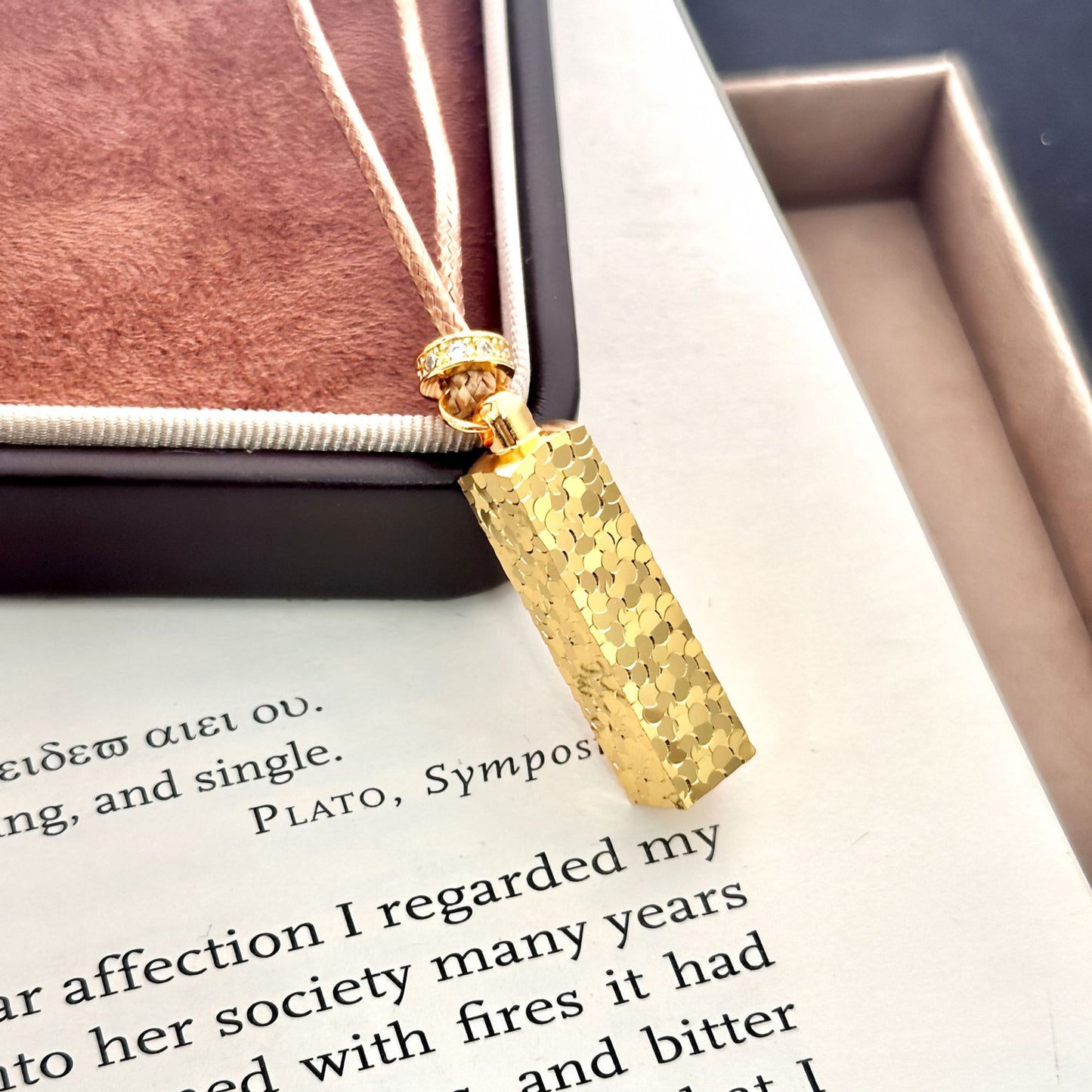 Gold Pendant Necklace