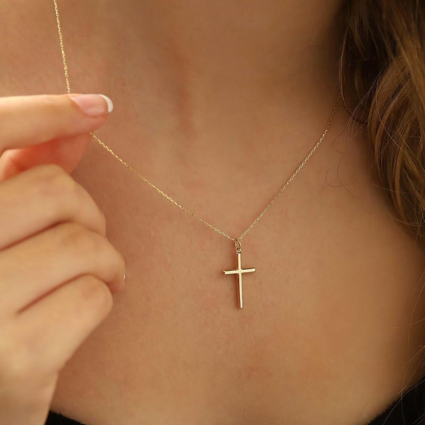 MONOZO Cross Necklace for Women，14K Gold Plated Cross Necklace Layered Gold Cross Necklace Tiny Sideway Cross Choker Necklace Gold Cross Necklaces for Women Trendy Gold Jewelry Gifts for Women Trendy