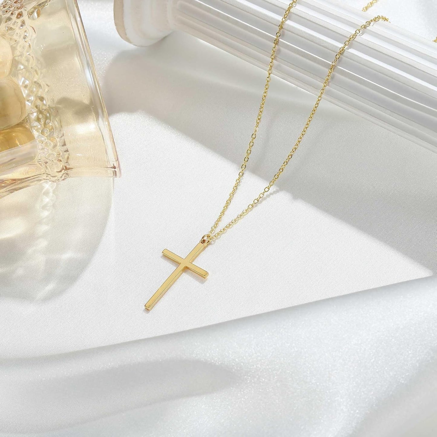 MONOZO Cross Necklace for Women，14K Gold Plated Cross Necklace Layered Gold Cross Necklace Tiny Sideway Cross Choker Necklace Gold Cross Necklaces for Women Trendy Gold Jewelry Gifts for Women Trendy