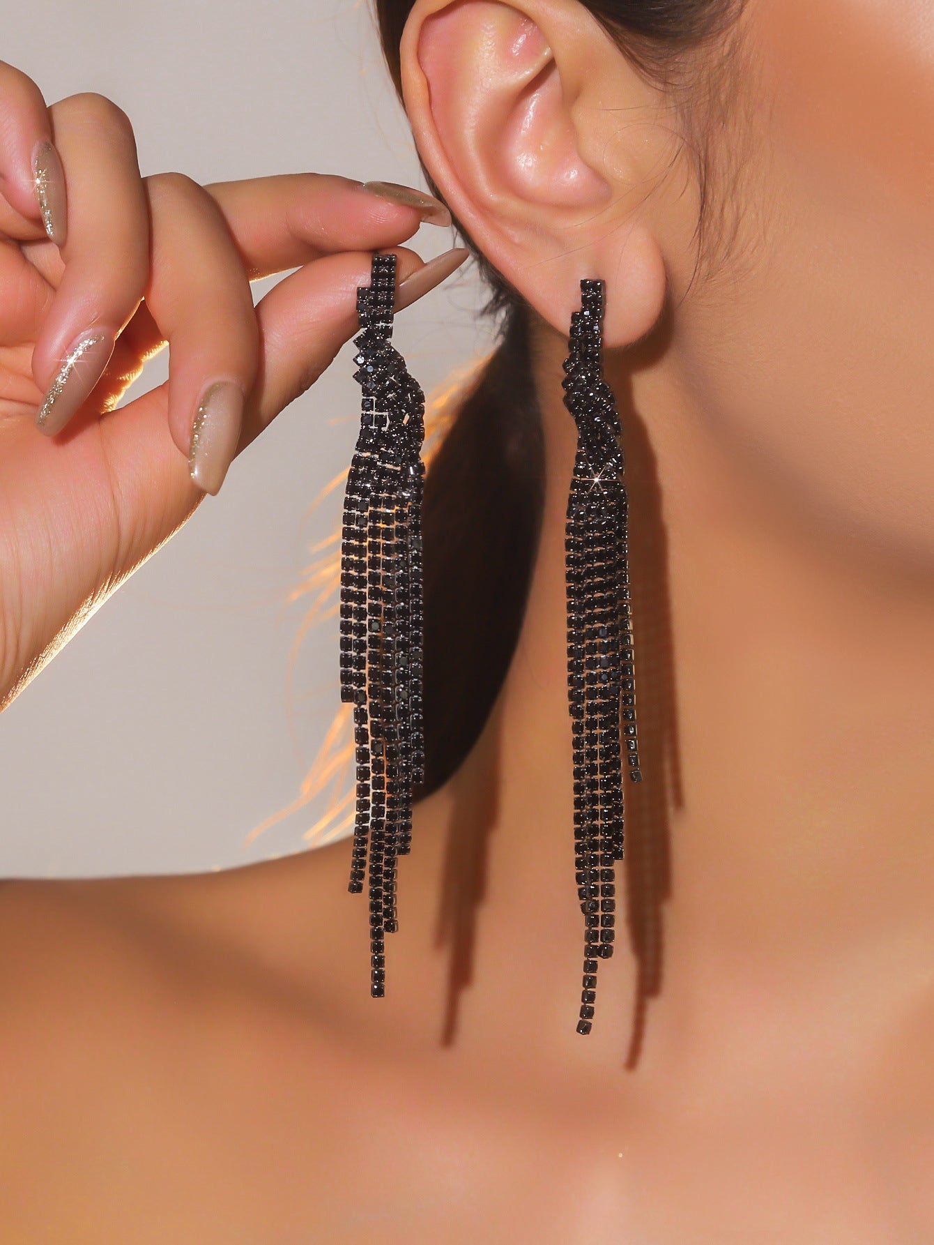 速卖通货源 时尚百搭超闪长款流苏耳环女 个性夸张耳钉耳饰品批发