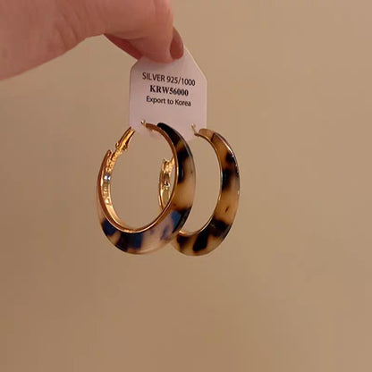 New vintage-inspired, luxury-feel stud earrings: atmospheric hoop earrings with pearls