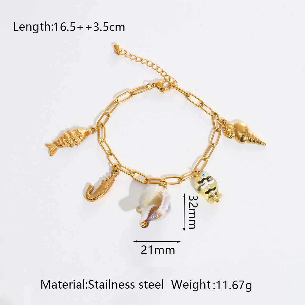 Bohemian-style conch shell necklace and bracelet