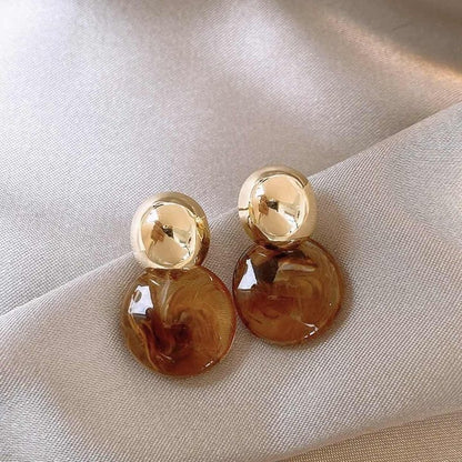 New vintage-inspired, luxury-feel stud earrings: atmospheric hoop earrings with pearls