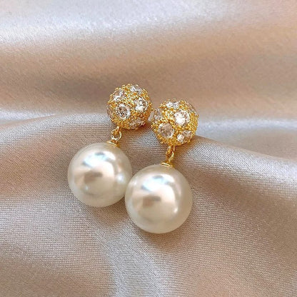 New vintage-inspired, luxury-feel stud earrings: atmospheric hoop earrings with pearls
