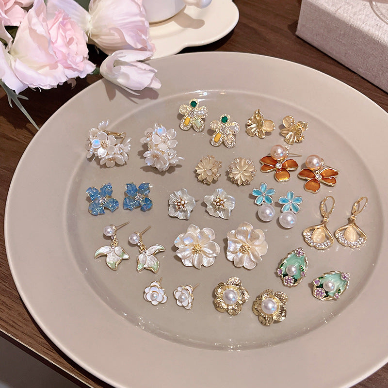 Sterling Silver S925 Needle Fresh Forest Style Flower Stud Earrings for Women, Vacation Style Light Luxury Minority Advanced Pearl Earrings