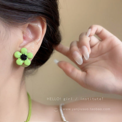 Sterling Silver S925 Needle Fresh Forest Style Flower Stud Earrings for Women, Vacation Style Light Luxury Minority Advanced Pearl Earrings