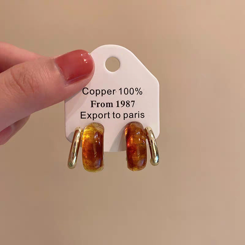 New vintage-inspired, luxury-feel stud earrings: atmospheric hoop earrings with pearls