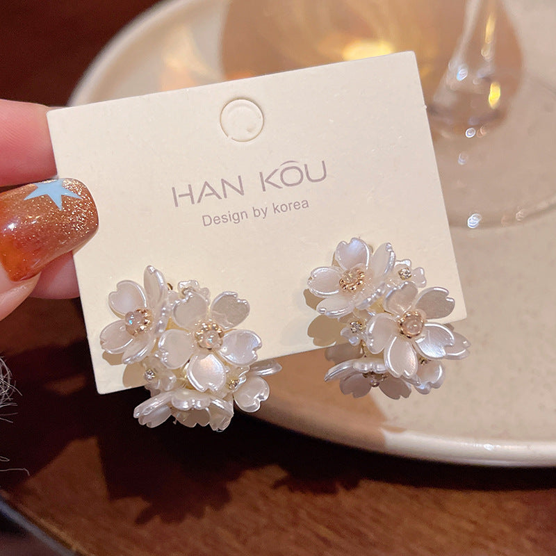 Sterling Silver S925 Needle Fresh Forest Style Flower Stud Earrings for Women, Vacation Style Light Luxury Minority Advanced Pearl Earrings