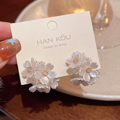 Sterling Silver S925 Needle Fresh Forest Style Flower Stud Earrings for Women, Vacation Style Light Luxury Minority Advanced Pearl Earrings