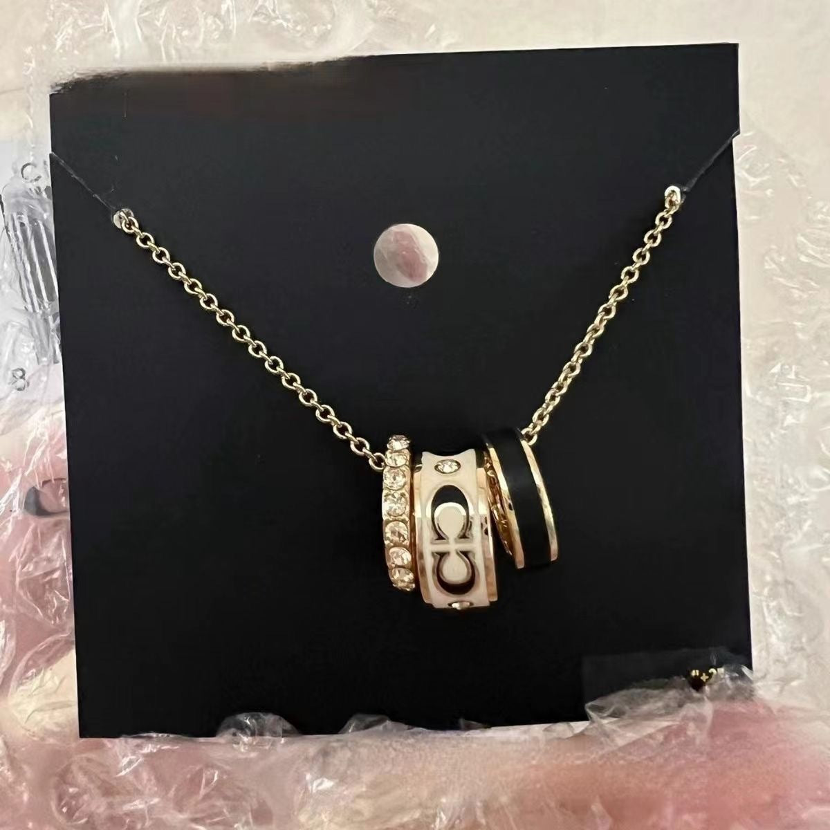 Trendy Resin Drop Glue Pendant Necklace