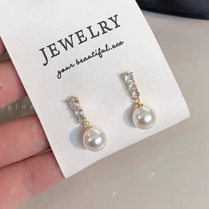 New vintage-inspired, luxury-feel stud earrings: atmospheric hoop earrings with pearls