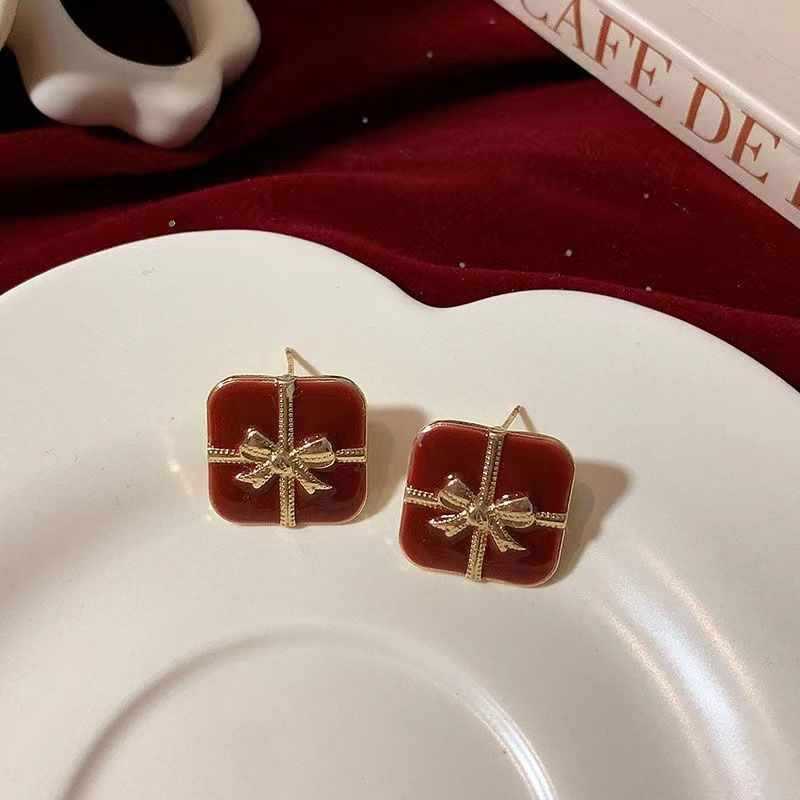 Women's S925 Silver Needle Earrings, Stylish Internet-Famous Studs & Drops, Niche High-End Jewelry