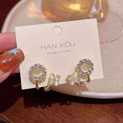 Sterling Silver S925 Needle Fresh Forest Style Flower Stud Earrings for Women, Vacation Style Light Luxury Minority Advanced Pearl Earrings