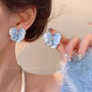 Sterling Silver S925 Needle Fresh Forest Style Flower Stud Earrings for Women, Vacation Style Light Luxury Minority Advanced Pearl Earrings