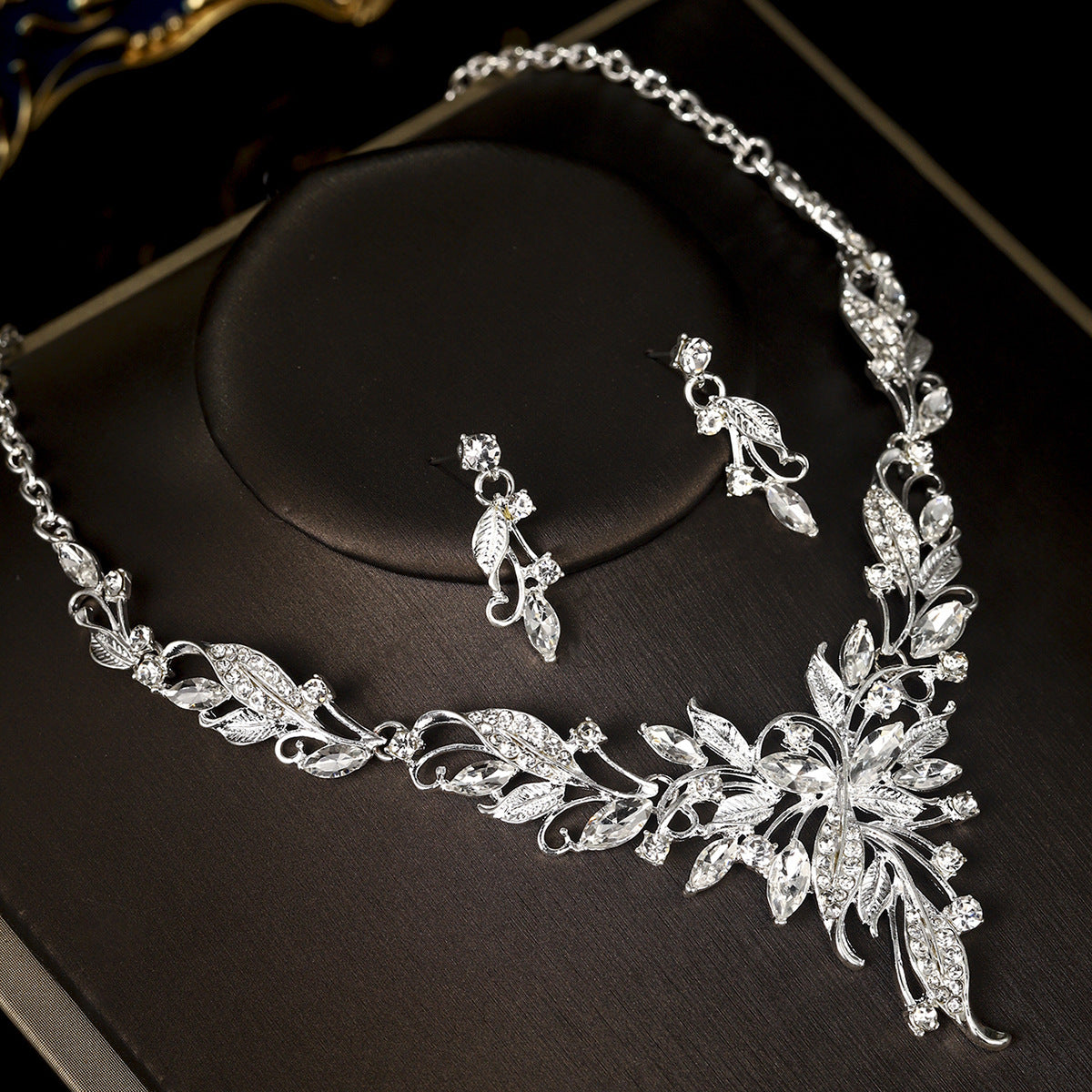 欧美新娘项链耳环套装复古水晶合金首饰搭配花朵水滴满钻礼服配饰