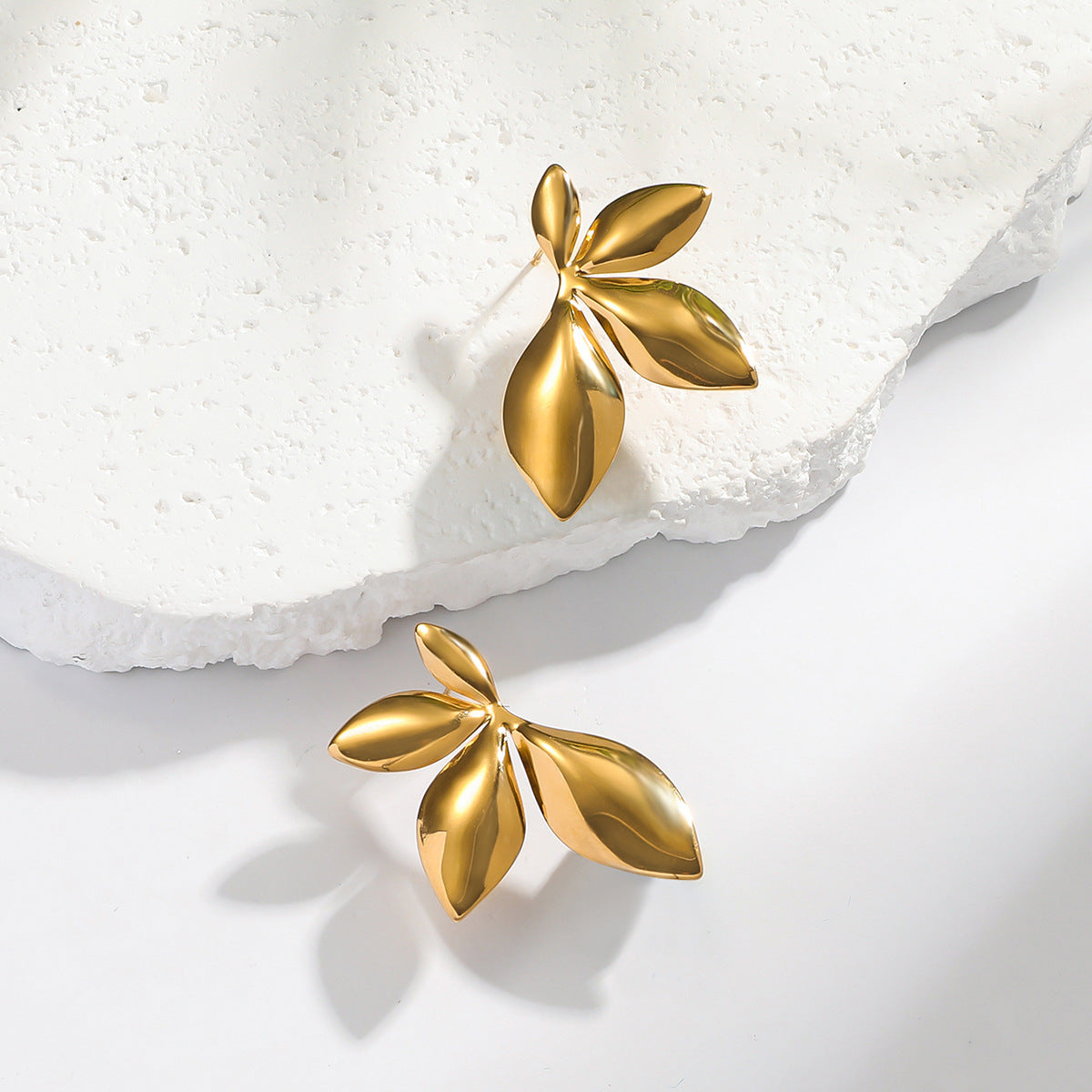 麦芽不锈钢钛钢树叶子花瓣花朵耳环耳钉女欧美跨境轻奢小众耳饰品