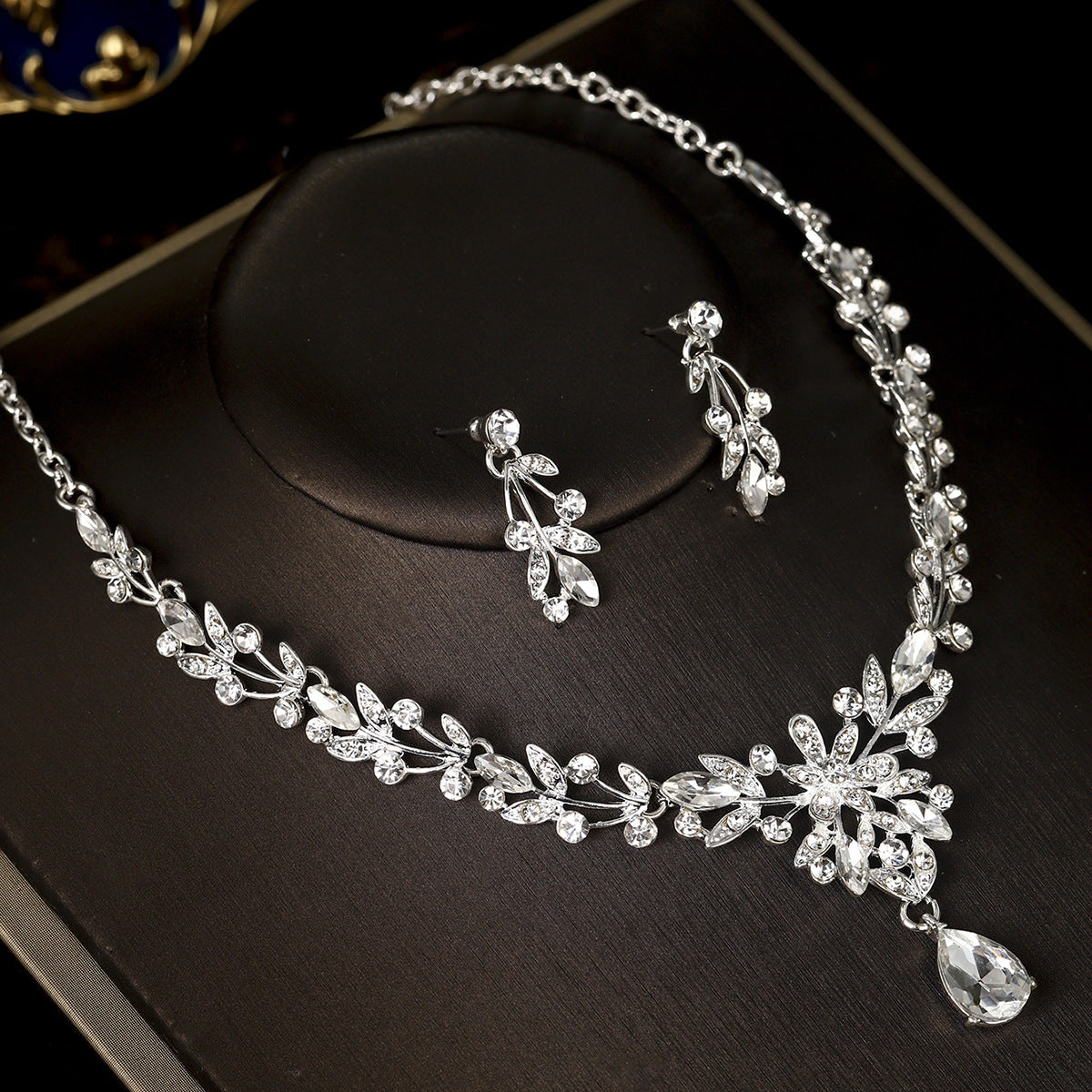 欧美新娘项链耳环套装复古水晶合金首饰搭配花朵水滴满钻礼服配饰