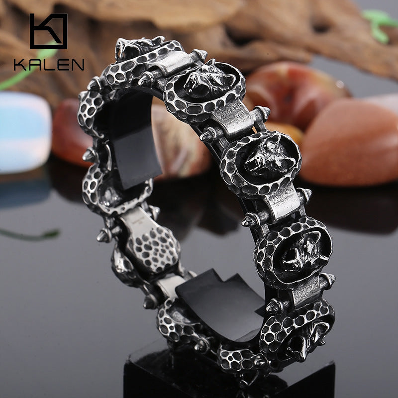复古做旧捶打纹圆牌机车手环 朋克风霸气钛钢钉子狼头男士手链