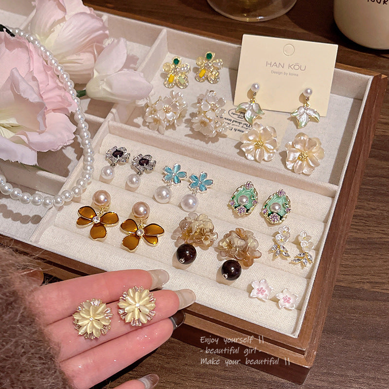 Sterling Silver S925 Needle Fresh Forest Style Flower Stud Earrings for Women, Vacation Style Light Luxury Minority Advanced Pearl Earrings