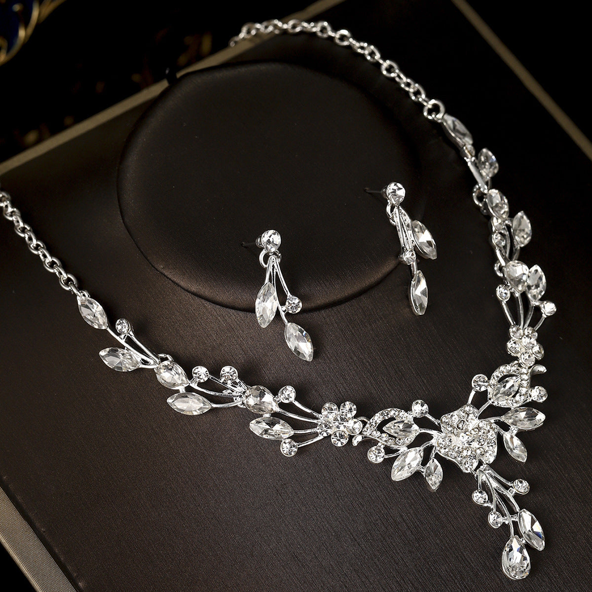 欧美新娘项链耳环套装复古水晶合金首饰搭配花朵水滴满钻礼服配饰