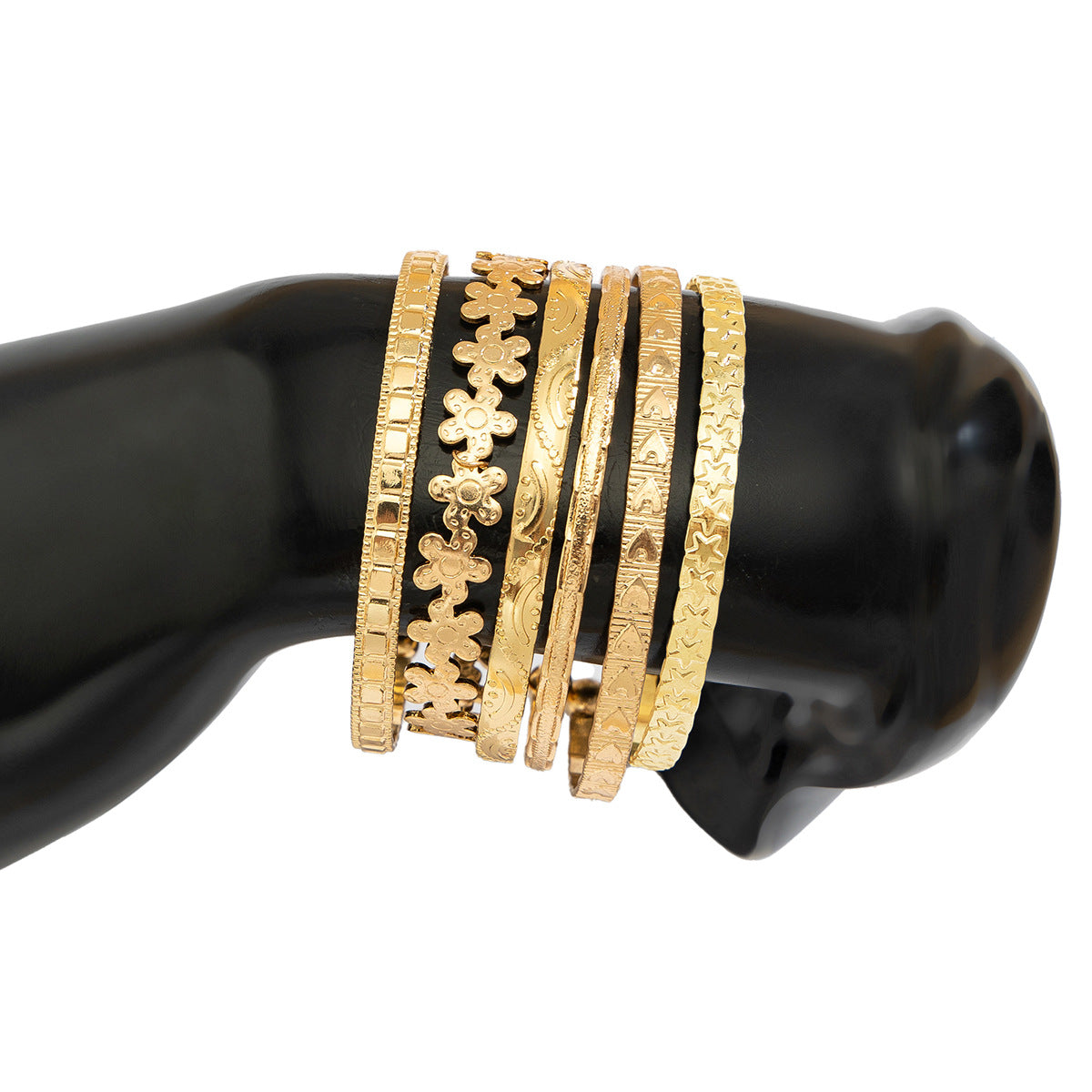 Sweet & Cool Carved Pattern Flower Bracelet, Fashionable Metal Texture Stackable Bangle