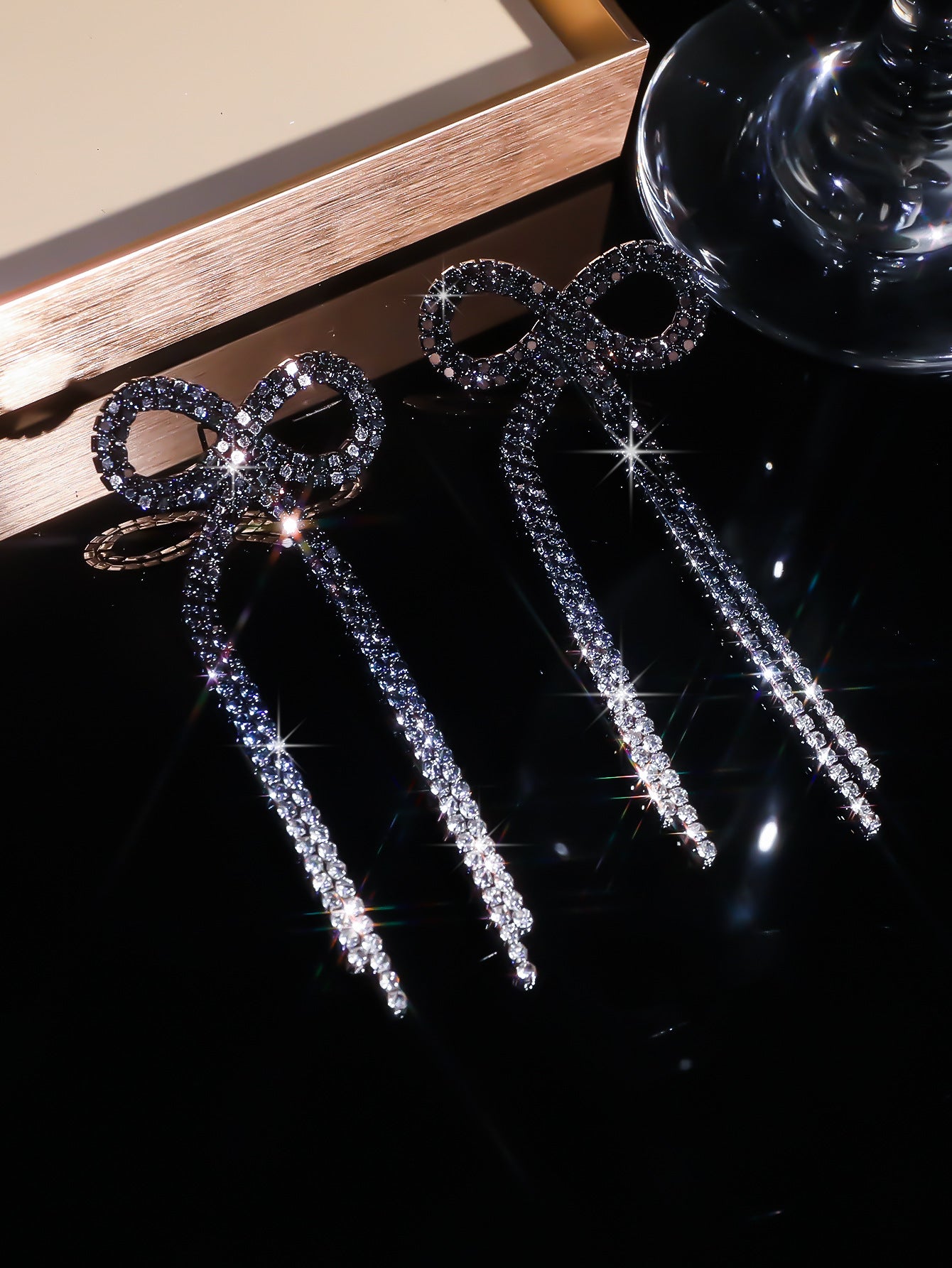 全铜 百搭蝴蝶结长款流苏耳环 时尚闪亮水钻耳钉无耳洞耳夹款