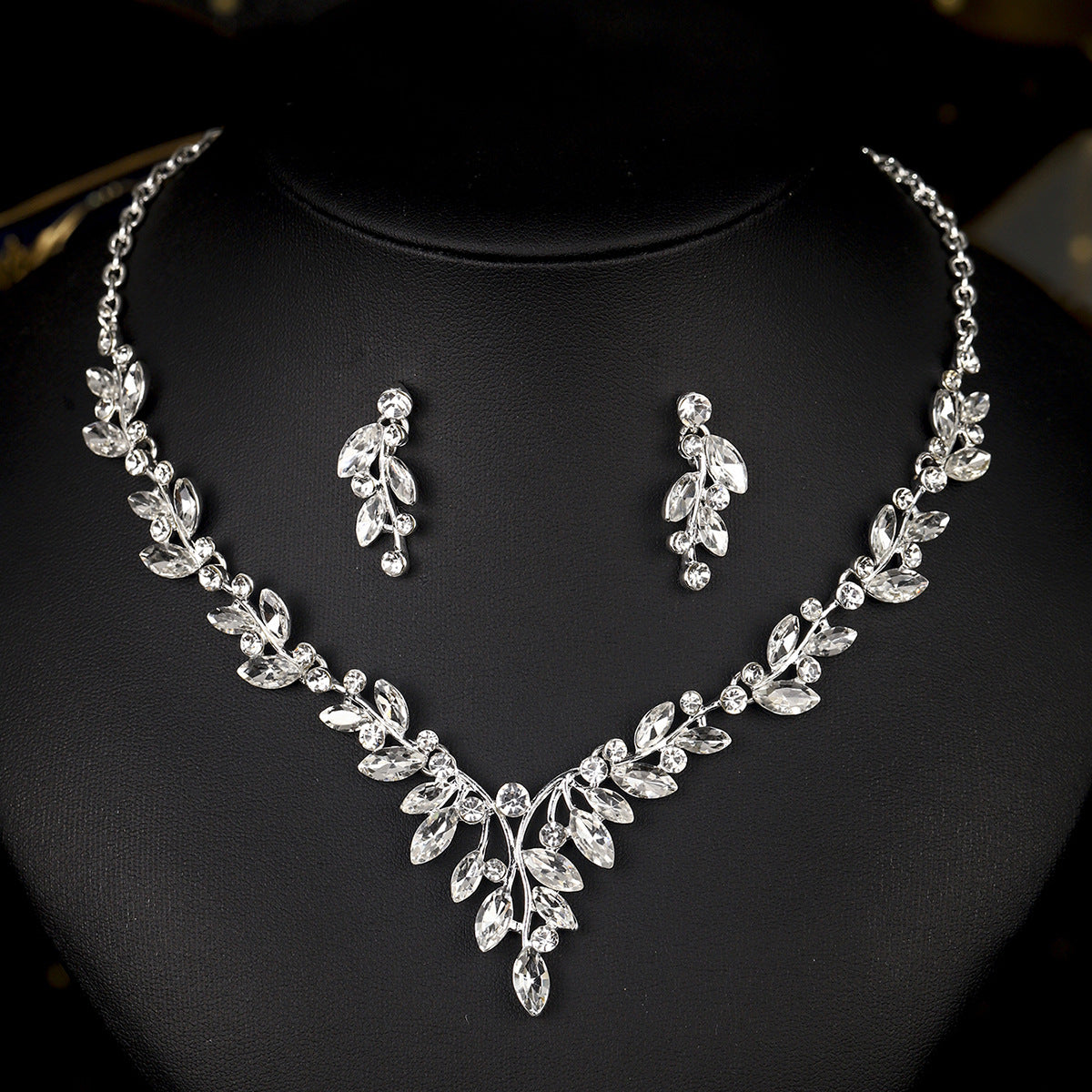 欧美新娘项链耳环套装复古水晶合金首饰搭配花朵水滴满钻礼服配饰