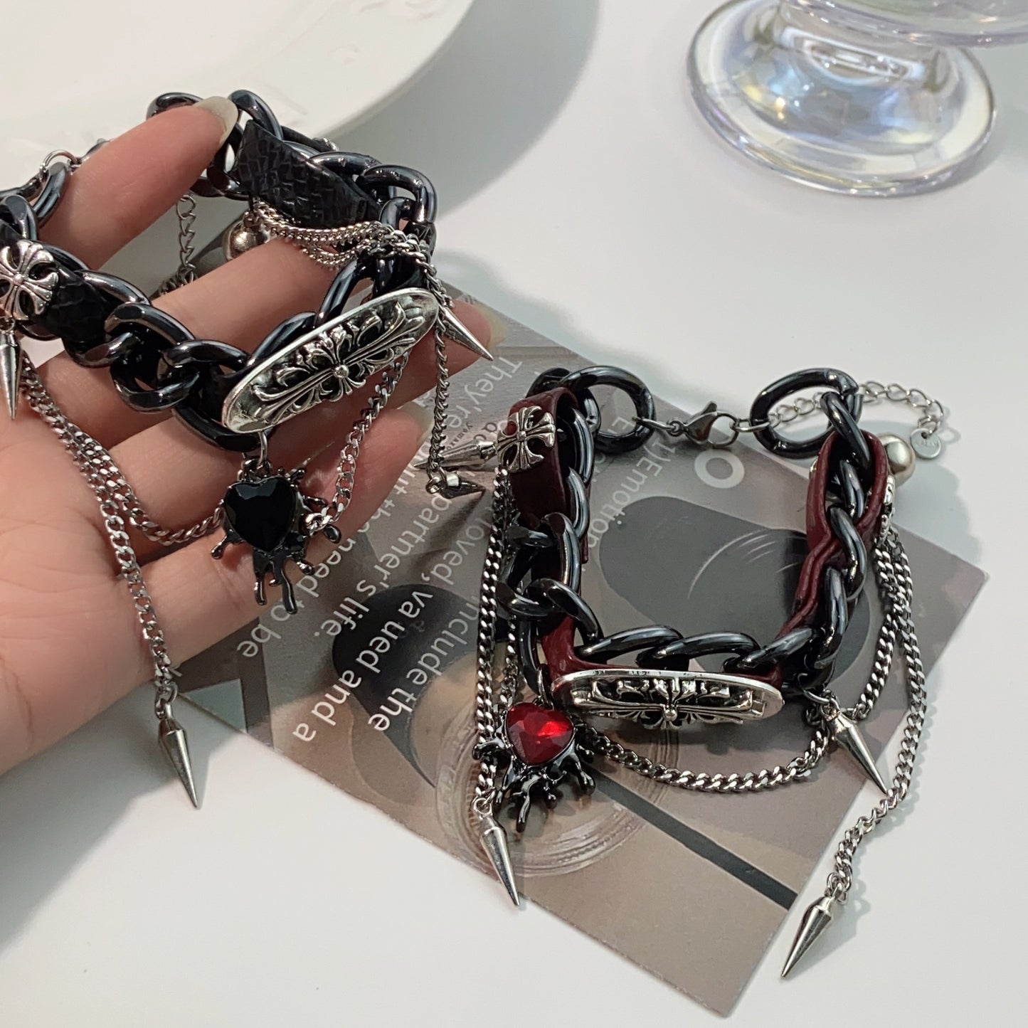 美拉德重工浮雕皮革手链亚文化辣妹甜酷小众哥特朋克暗黑手饰潮