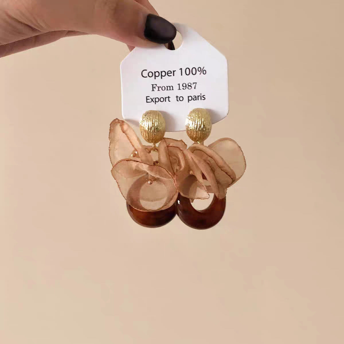 New vintage-inspired, luxury-feel stud earrings: atmospheric hoop earrings with pearls