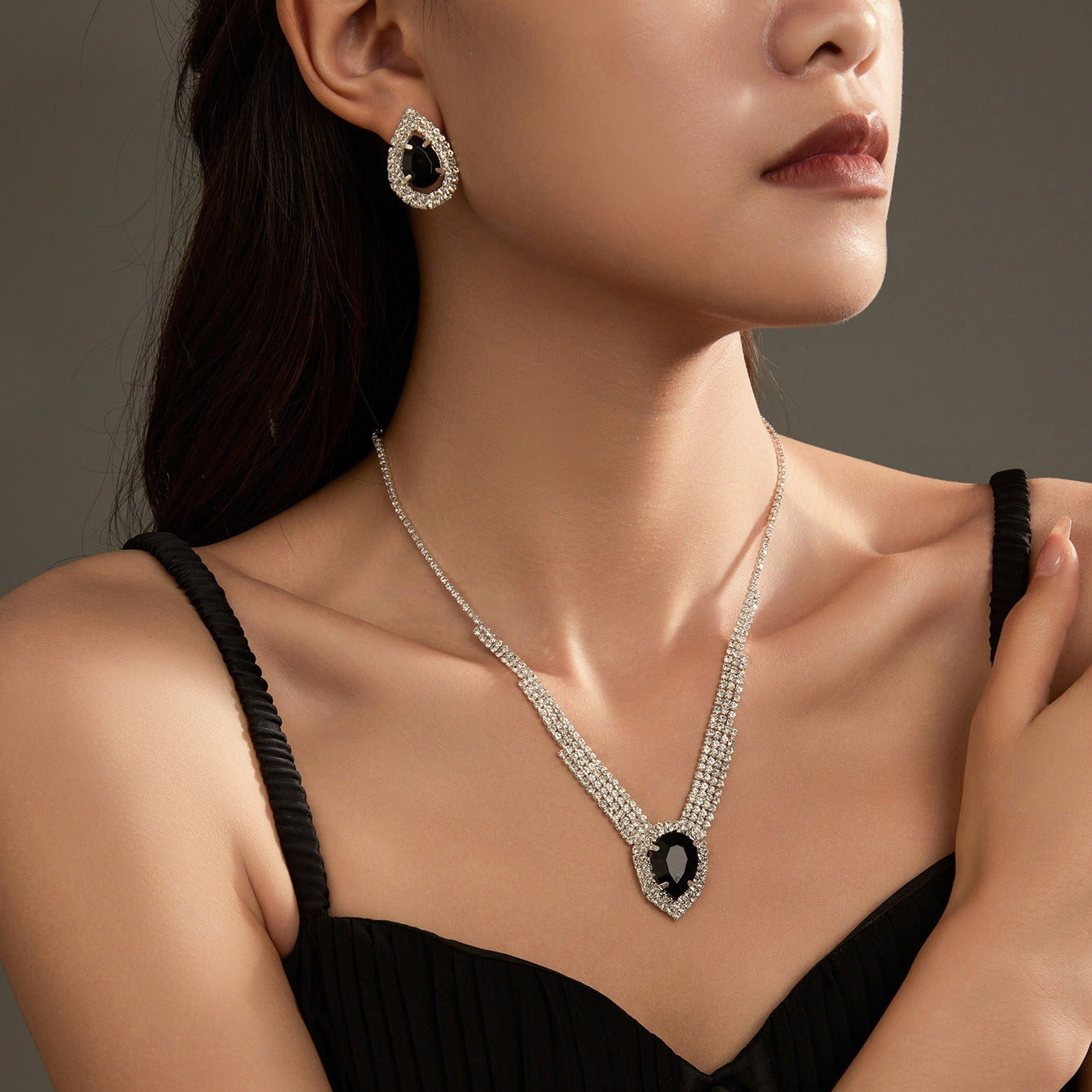 亚马逊爆款奢华新娘项链耳环两件套婚礼配饰气质锆石花朵首饰套装