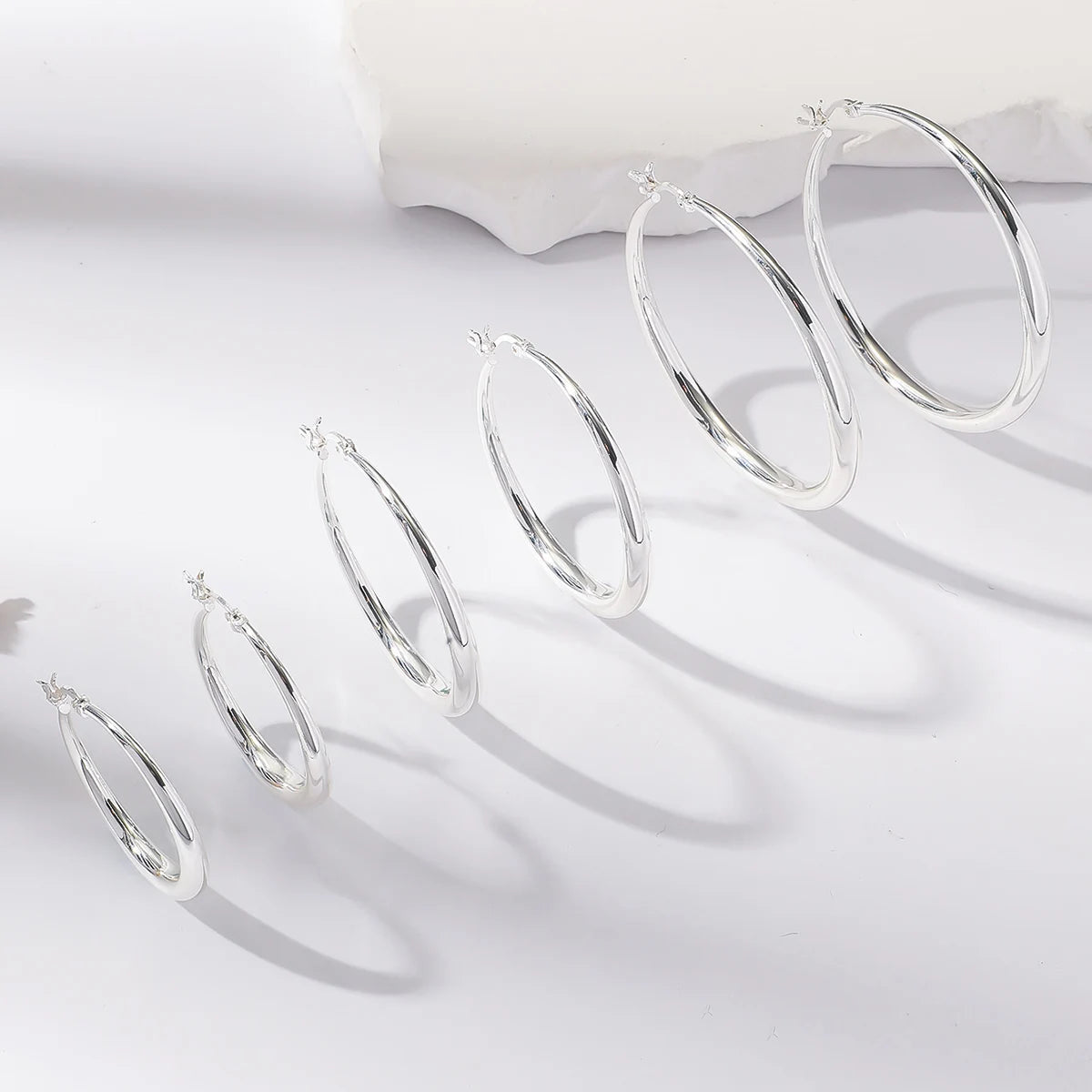 2PCS Size 4-6 cm Big Circle Hollow Hoop Earrings for Women Exaggerated Metal Geometric Smooth Round Ear Jewelry